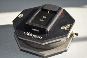 Oktogon head